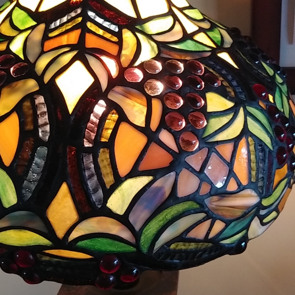 FINAL MARKDOWN Tiffany style stained glass shade - Picture 5 of 8